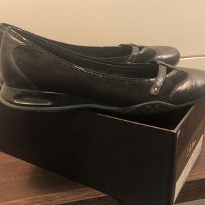 Women’s Cole Haan Flats with Nike Technology 8 1/2
